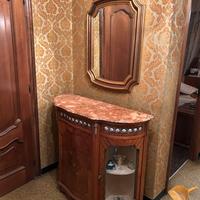 Mobile d’ingresso con marmo