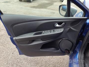 Pannello porta ant sx RENAULT CLIO del 2017