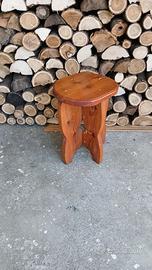 Sgabello in legno