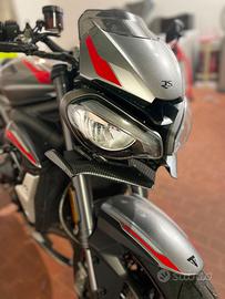 Triumph del 2020 con 24447km