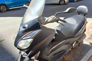 Yamaha X-Max 250