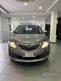 Lancia Ypsilon 1.0 FireFly 5 porte S&S Hybrid Albe