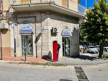 Rif.CM169- negozio san cataldo