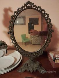 Specchio basculante in ottone dorato 