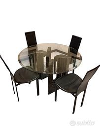 TAVOLO IN CRISTALLO CARLO SCARPA E 4 SEDIE PELLE