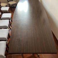 Tavolo Grande in finto legno con 10 sedie