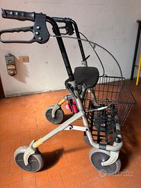Deambulatore Rollator quattro ruote