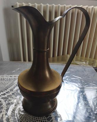 Grande brocca vintage in ottone 43 cm