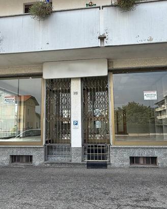 Attività / Licenza di 132 m² con 1 locale a Viglia