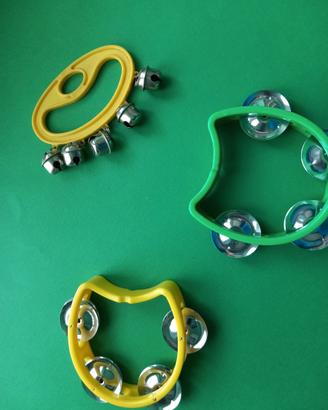 Set 3 strumentini a percussione con sonagli