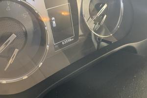 Hilux 2400 4x4 5 posti