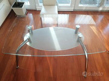Tavolo in vetro interno o esterno