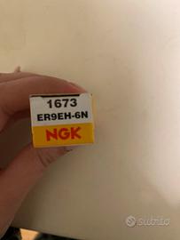 Candela NGK ER9EH-6N Vespa LX 50 nuova