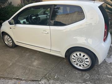 VOLKSWAGEN up - 2011