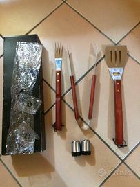 Set per barbecue nuovo