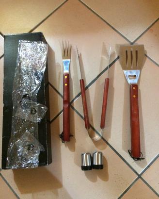 Set per barbecue nuovo