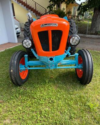 trattore d'epoca Lamborghini 3352R