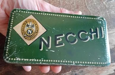 VECCHIA SCATOLA DI LATTA "V. NECCHI" VINTAGE 
