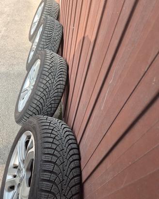  gomme invernali comprese di cerchio