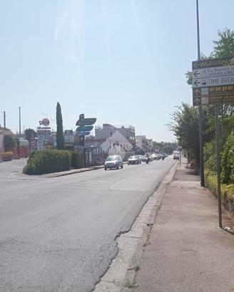 NEGOZIO A POZZUOLI