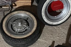 Cerchi Vespa 50  con modifica completi di gomme.