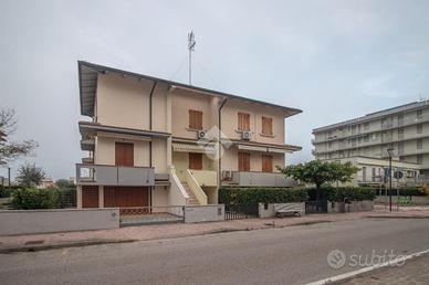 PORZIONE DI TRIFAMILIARE A RAVENNA
