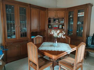Sala da pranzo completa 