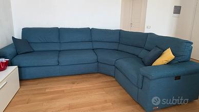 Divano angolare con letto e relax elettrico