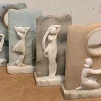 Statuine scolpite a mano stile liberty decò