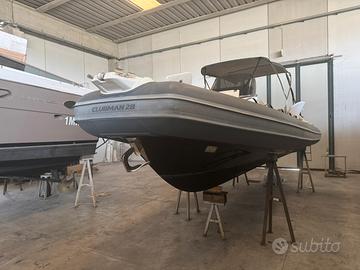 Joker boat clubman 28 anno 2022 con 2 yamaha200cv