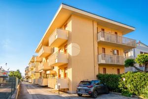3 LOCALI A ALBA ADRIATICA