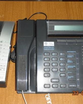 Centralina telefonica "Matra" completa+18 telefoni