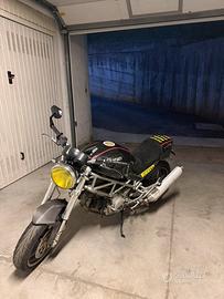Ducati monster 2004