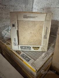 Stock piastrelle svuotamento cantina 36 metri q.