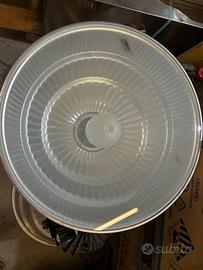 Lampade industriali a campana per capannone