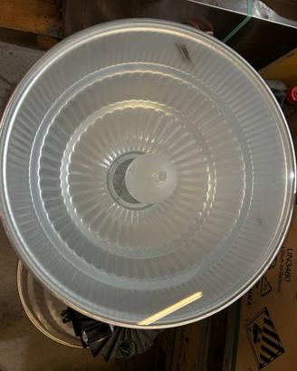 Lampade industriali a campana per capannone