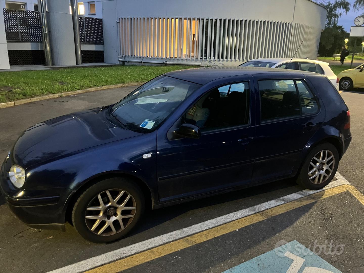 VOLKSWAGEN Golf 4ª serie 2001 Auto In vendita a Monza e della Brianza
