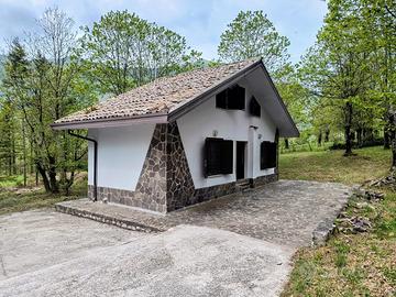 Graziosa cascina con ampio terreno