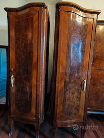 Coppia di angoli armadio antico radica di noce