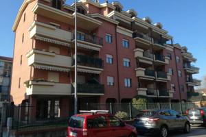 Privato Vende Appartamento sito a Nichelino