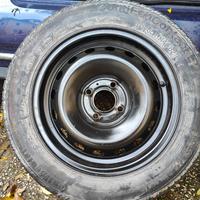 Pneumatico Continental 175/65 R14 con cerchione