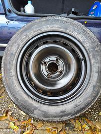 Pneumatico Continental 175/65 R14 con cerchione