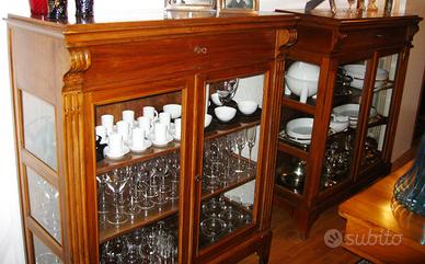 Vetrina antica primi '900 in noce