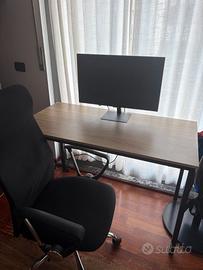Postazione completa: scrivania + sedia + monitor