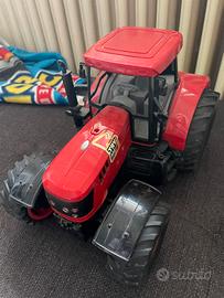 Trattore giocattolo