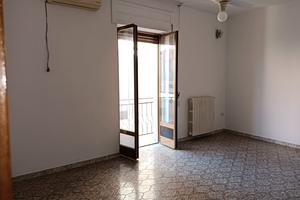 Casa con Tripla Esposizione + Bilocale