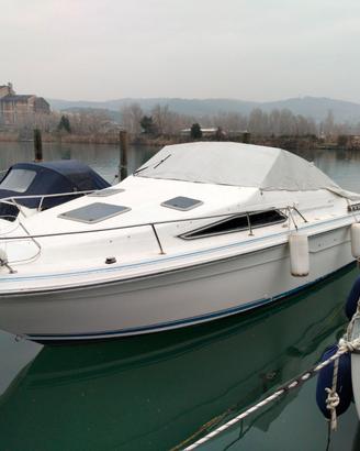 Cabinato a motore Sea Ray