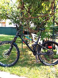 mondraker superfoxy carbon