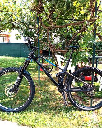 mondraker superfoxy carbon