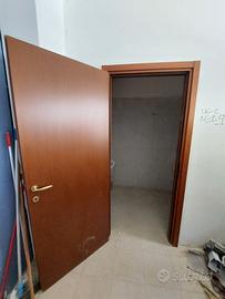 N. 20 PORTE INTERNE IN LEGNO NOCE TANGANIKA